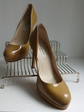 L.K. Bennett London Taupe "Sledge" Classic Platform Court Shoe Pumps Sz 7.5